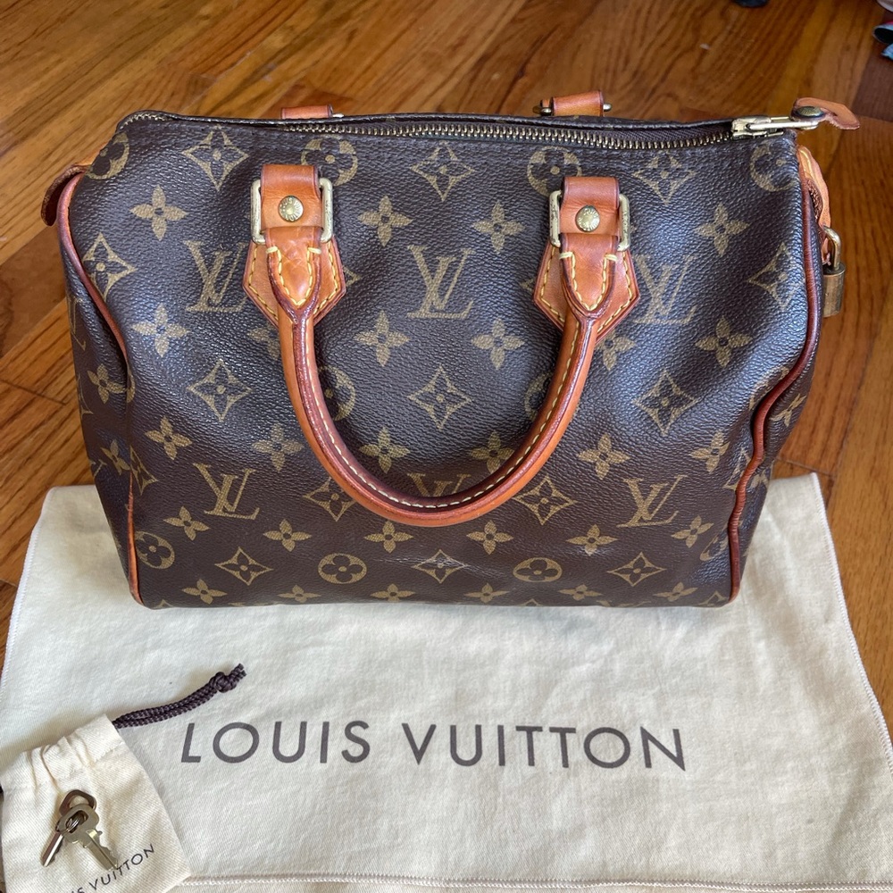 Sold👍Authentic Louis Vuitton Speedy 25